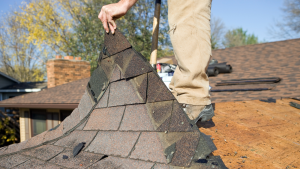 what happens if you don_t replace an old roof before winter